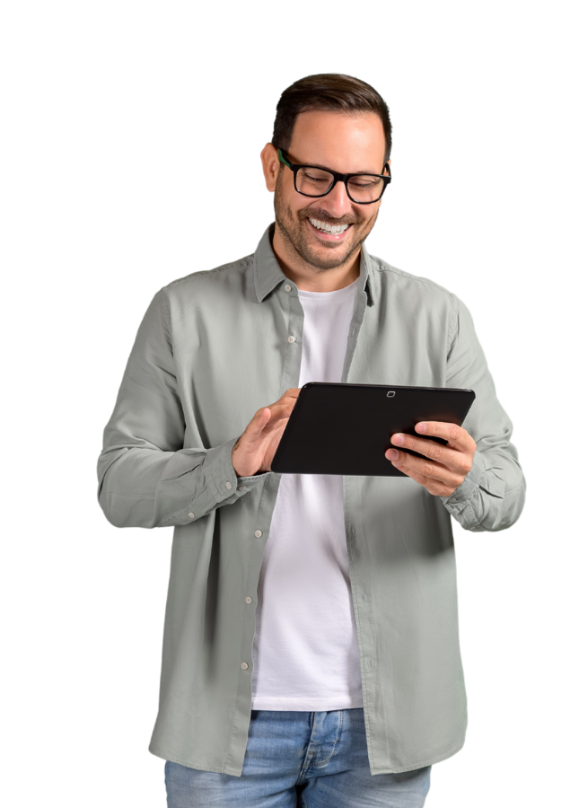 Photo d'un homme professionnel consultant sa tablette
