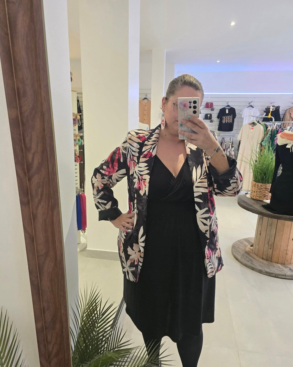 Image d'un ensemble de vêtement pour femme - boutique Chez Jess